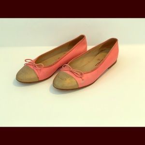Chanel leather ballet flats orange with nude